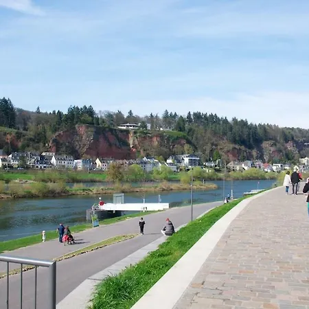 Am Zurlaubener Ufer *